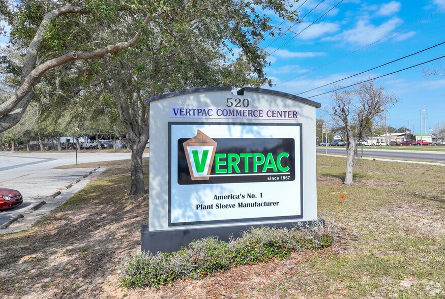 More Photos Of 520 W Orange Blossom Trl, Apopka Flex For Lease