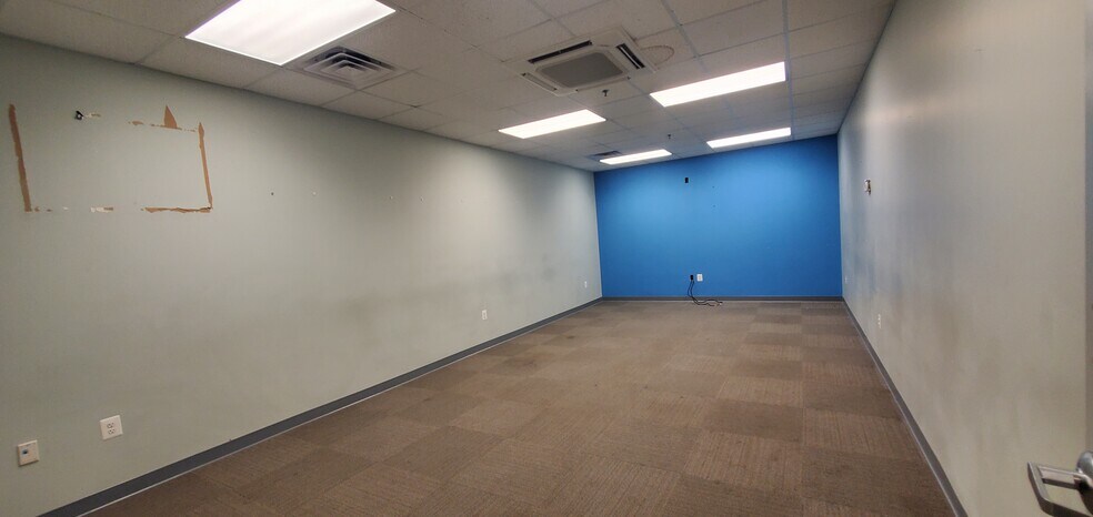 More Photos Of 3619 Richmond Hwy, Stafford Light Distribution For Lease