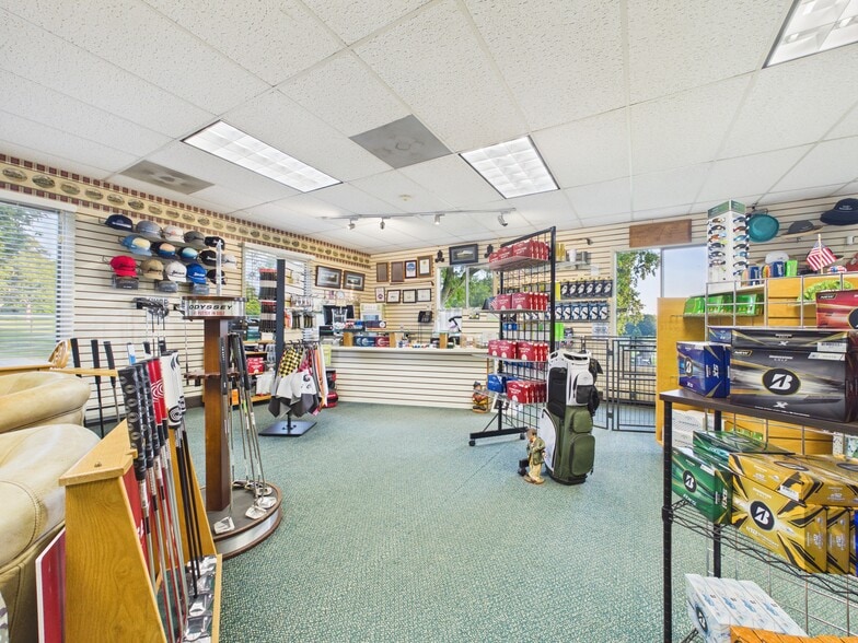 More Photos Of 7453 400 S, Marion Sports And Entertainment For Sale