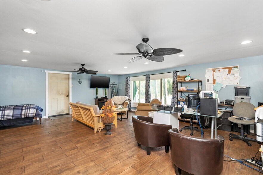 More Photos Of 1302 Monmouth Rd, Mount Holly Storefront Retail Office For Lease