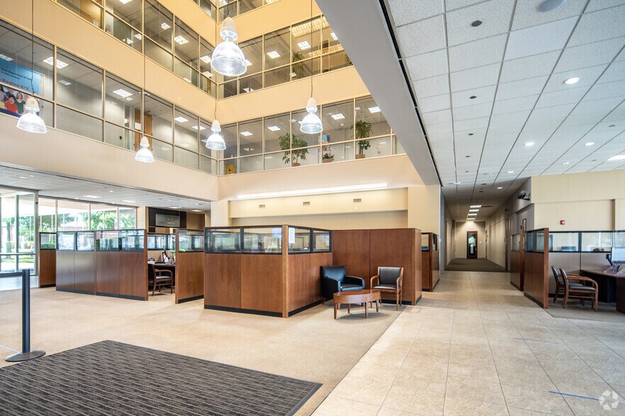 More Photos Of 1301 S Bowen Rd, Arlington Office For Lease