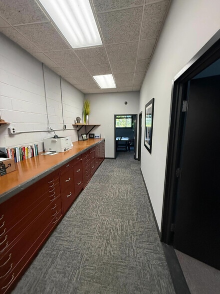 More Photos Of 1880 Birchwood Dr, Troy Warehouse For Sale