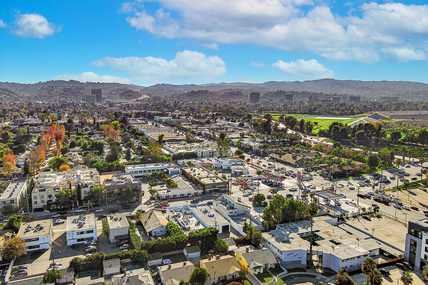 More Photos Of 15217 Burbank Blvd, Van Nuys Land For Sale