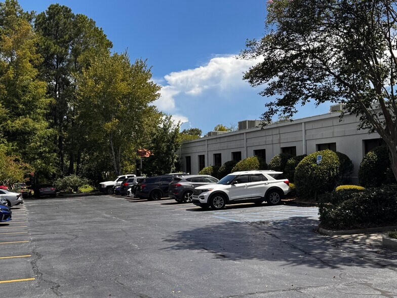 More Photos Of 2100 Covington Ctr, Covington Office For Lease