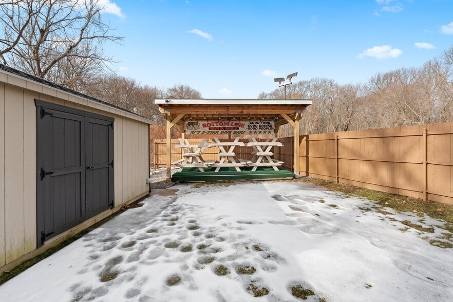 More Photos Of 415 Palmer Ave, Warwick Bar For Sale