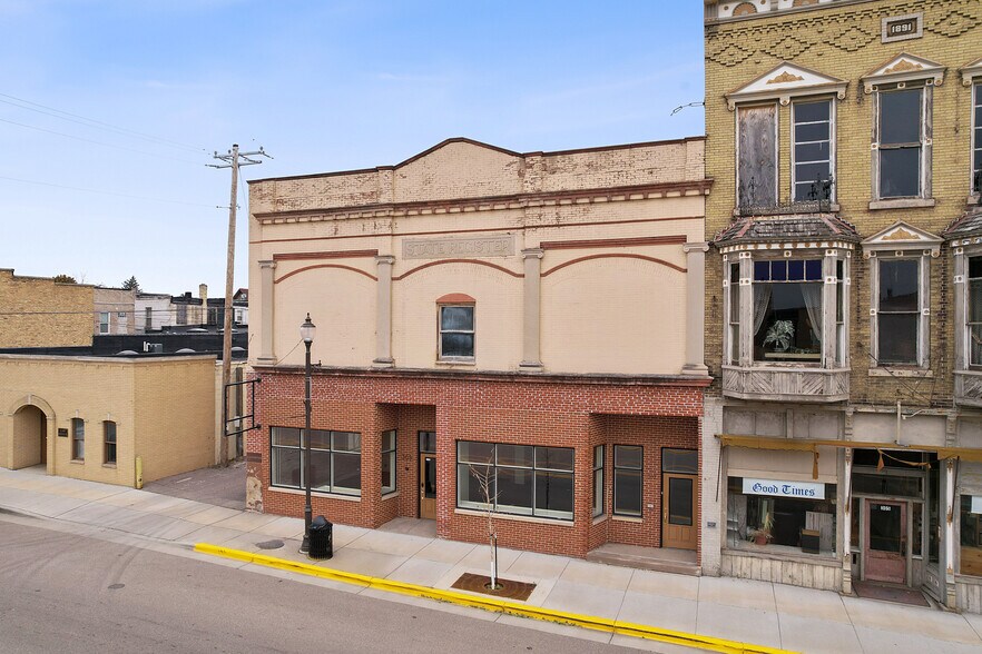 More Photos Of 307-309 Dewitt St, Portage Restaurant For Sale