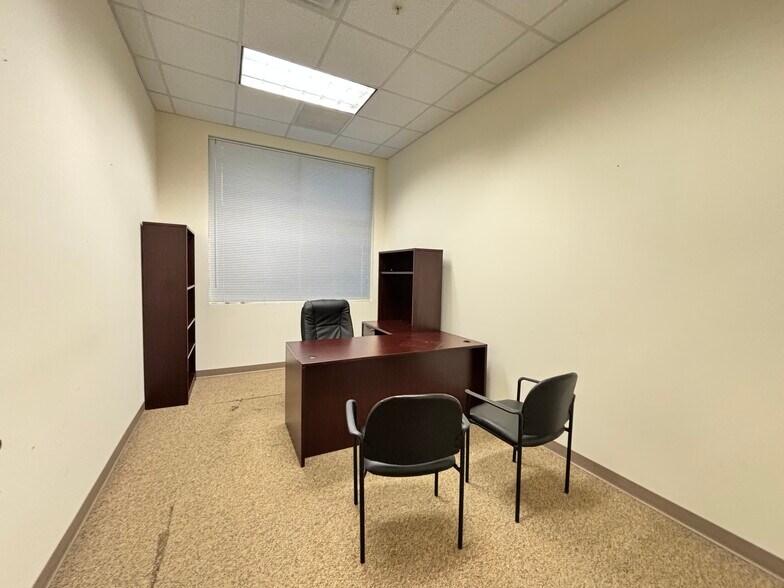 More Photos Of 11650 Miramar Pky, Miramar Industrial For Lease