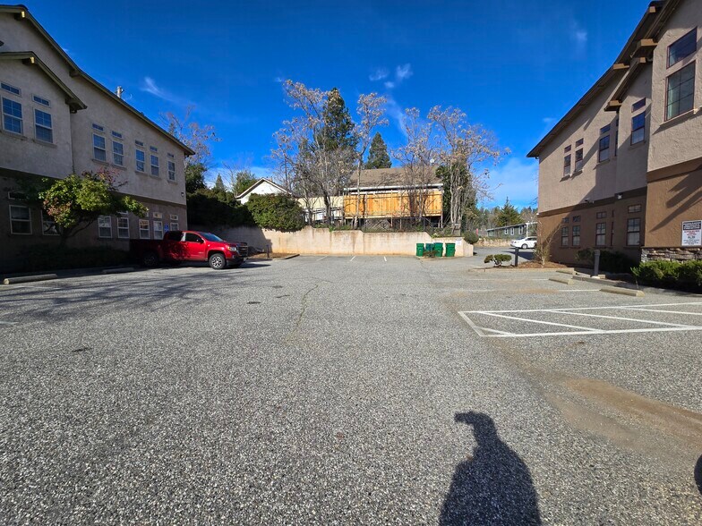 More Photos Of 406-412 E Main St, Grass Valley Office For Lease