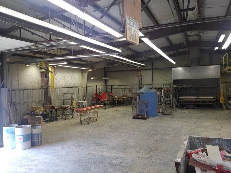 More Photos Of 15 Howard Pl, Kitchener Warehouse For Sale