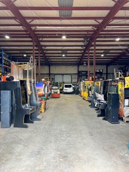 More Photos Of 5144 SE Loop 820, Forest Hill Industrial For Sale