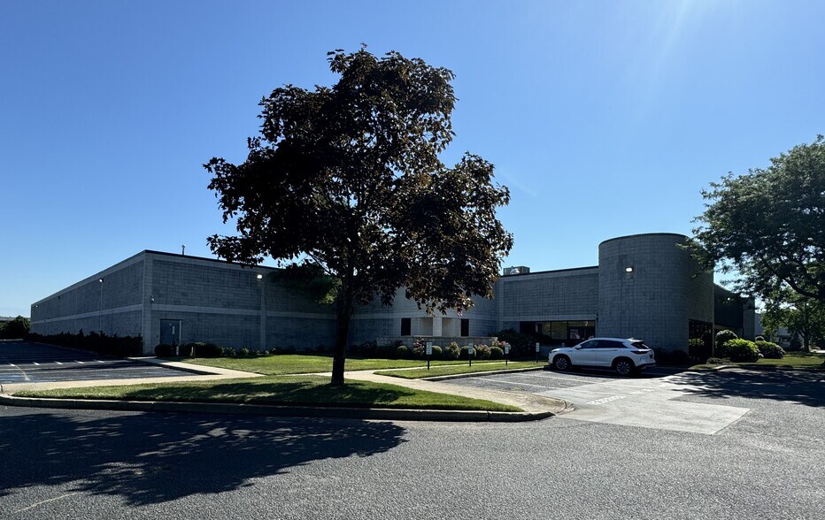 More Photos Of 100 Colin Dr, Holbrook Distribution For Sale