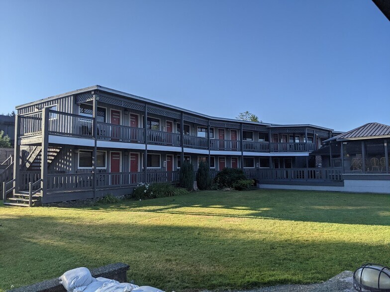 More Photos Of 1760 Island Hwy, Campbell River Hotel For Sale