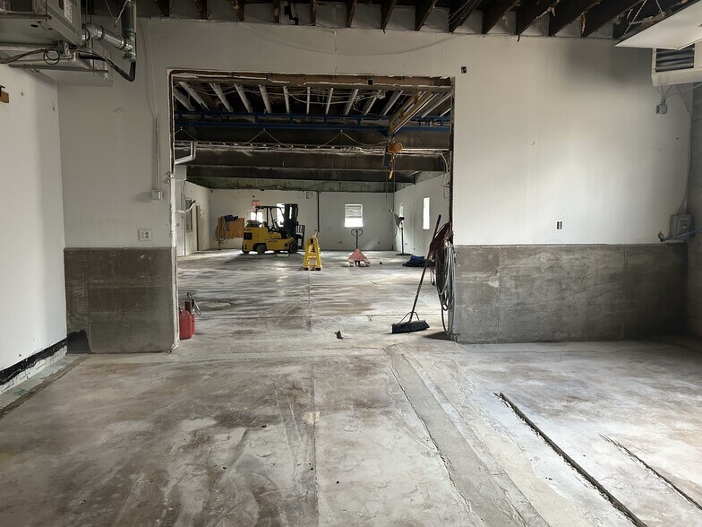 More Photos Of 145 N Ridge Ave, Ambler Light Manufacturing For Lease