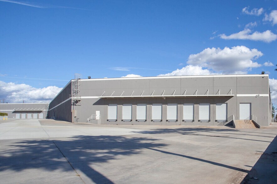 More Photos Of 9401 De Soto Ave, Chatsworth Warehouse For Sale