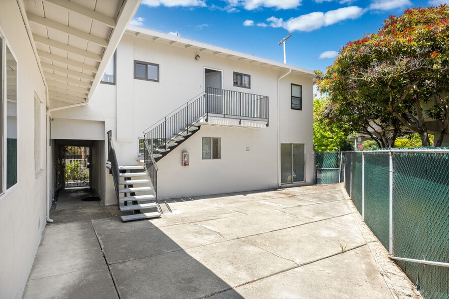 More Photos Of 1311-1313 Curtis St, Berkeley Apartments For Sale
