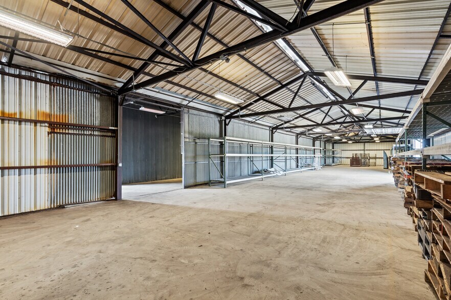 More Photos Of 8602 Broadway St, Galveston Warehouse For Sale