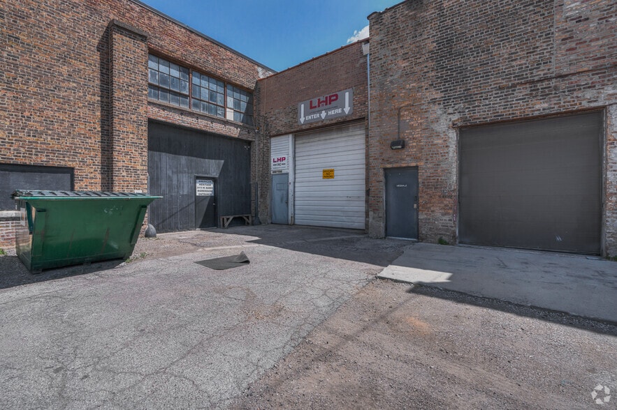 More Photos Of 3050 N Western Ave, Chicago Industrial For Lease