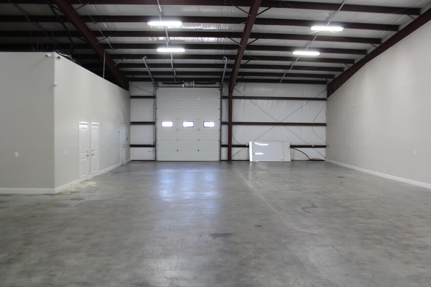 More Photos Of 11400 State Highway 30, College Station Unknown For Lease