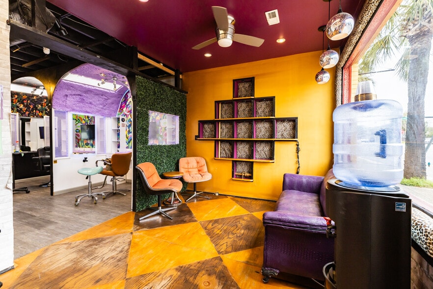 More Photos Of 811 Savannah Hwy, Charleston General Retail For Sale