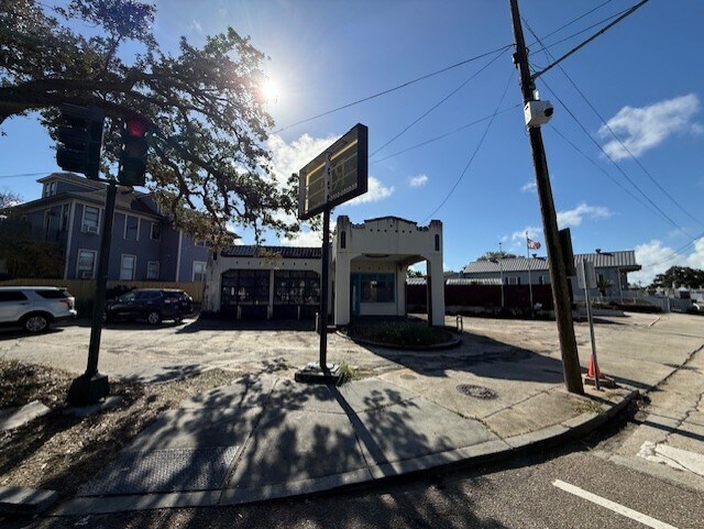 More Photos Of 5022 Bienville Ave, New Orleans Office For Sale