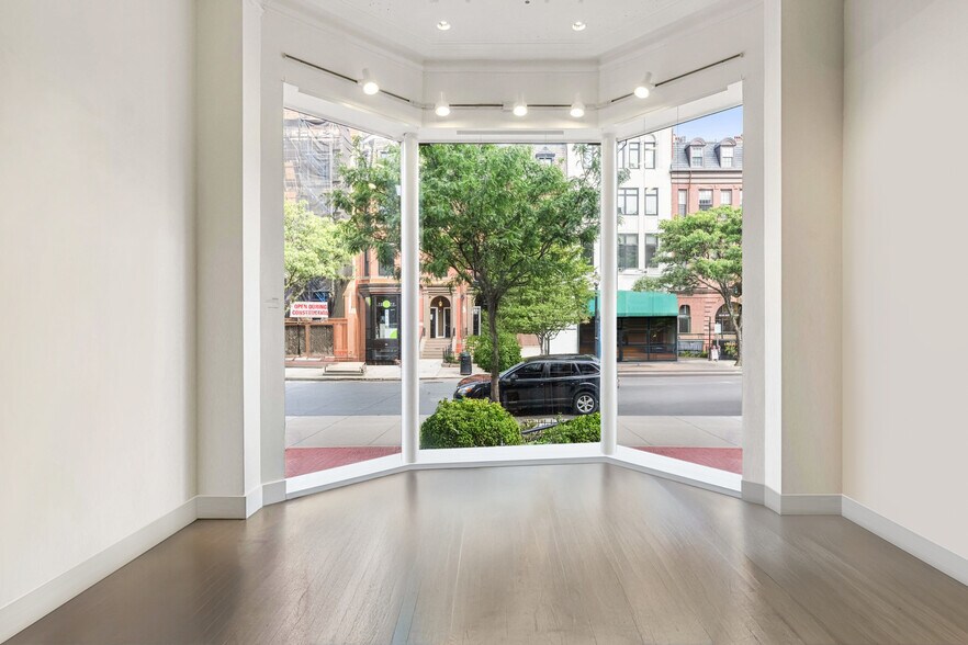 More Photos Of 168 Newbury St, Boston Freestanding For Lease