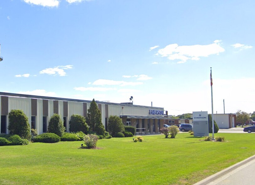 Primary Photo Of 17 Airport Rd, Brantford Showroom For Lease