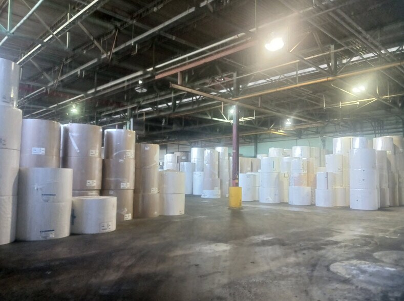 More Photos Of 2433 Osborne Rd, Saint Marys Distribution For Sale