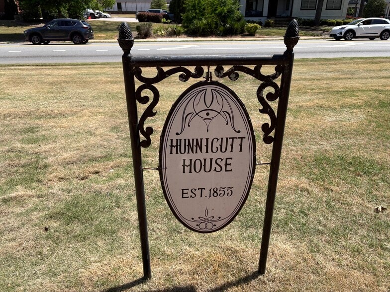 More Photos Of 325 N Milledge Ave, Athens Office For Sale