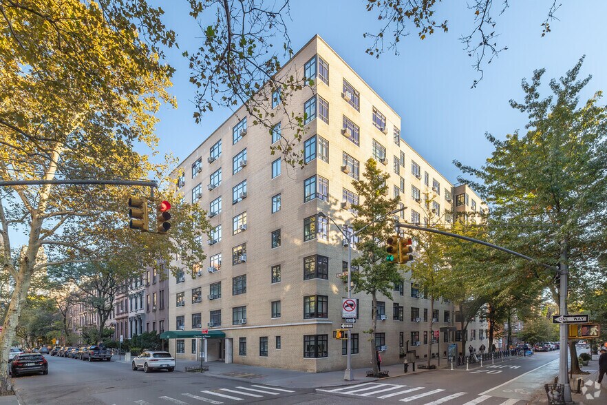 Primary Photo Of 100 Remsen St, Brooklyn Apartments For Sale