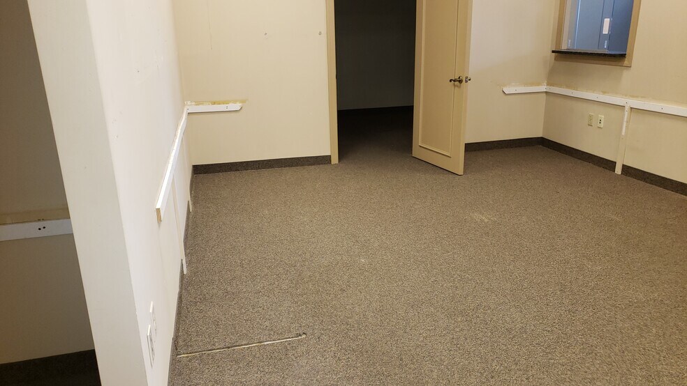 More Photos Of 75 Thomas Johnson Dr, Frederick Medical For Sale