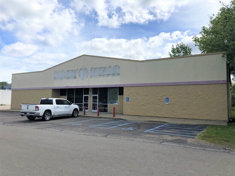 More Photos Of 336 Lang Rd, Beaverton Freestanding For Lease