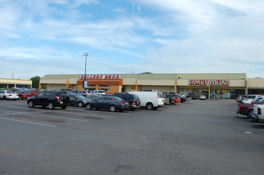 More Photos Of 5900-5990 Renwick Dr, Houston Unknown For Lease