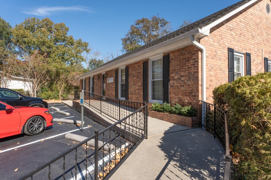 More Photos Of 306 Laurens St NW, Aiken Office For Lease