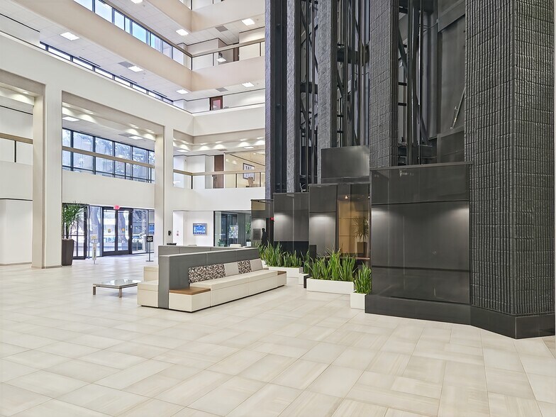 More Photos Of 363 N Sam Houston Pky E, Houston Coworking Space