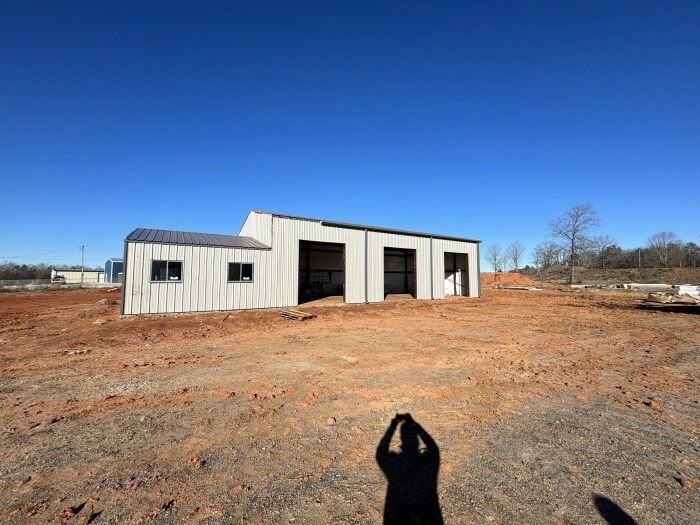 More Photos Of 5316-5318 Old Pearman Dairy Rd, Anderson Flex For Sale