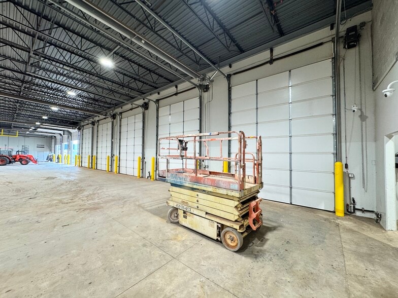 More Photos Of 2417 E I 240 Service Rd, Oklahoma City Industrial For Sale