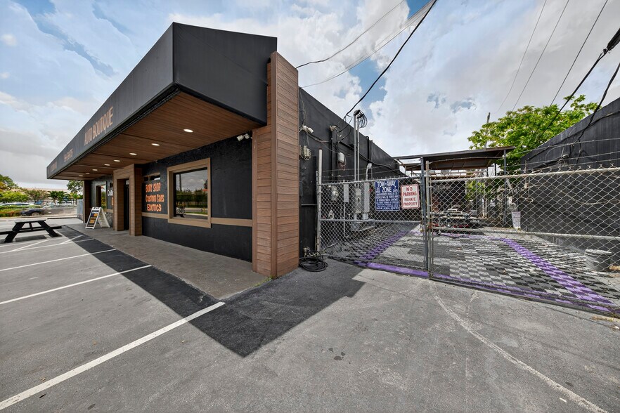 More Photos Of 1090 S 56th Ave, Hollywood Auto Repair For Sale