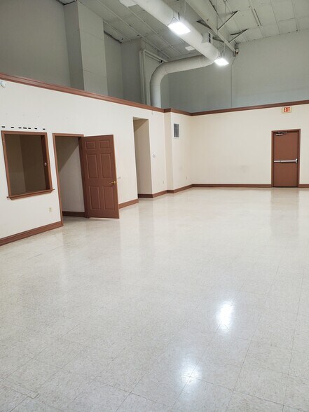 More Photos Of 507-509 National Hwy, Lavale Storefront For Lease