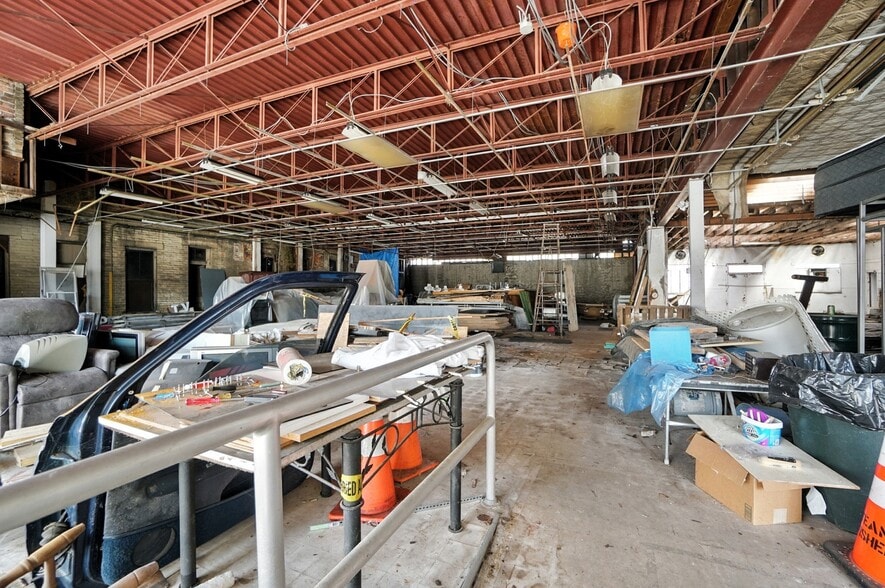 More Photos Of 6105-6117 Vine St, Cincinnati Storefront Retail Residential For Sale