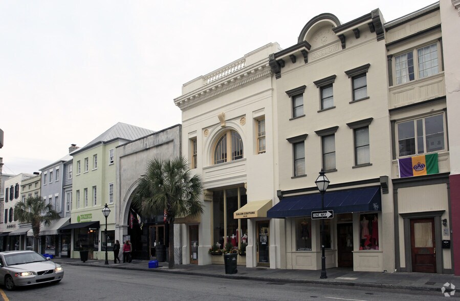 More Photos Of 302 King St, Charleston Storefront Retail Office For Lease