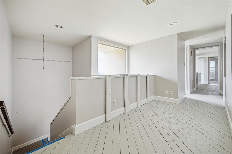 More Photos Of 10 Alabama Ct, Houston Office Residential For Sale