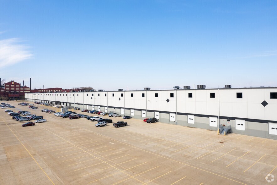 More Photos Of 10 Emery St, Bethlehem Distribution For Lease