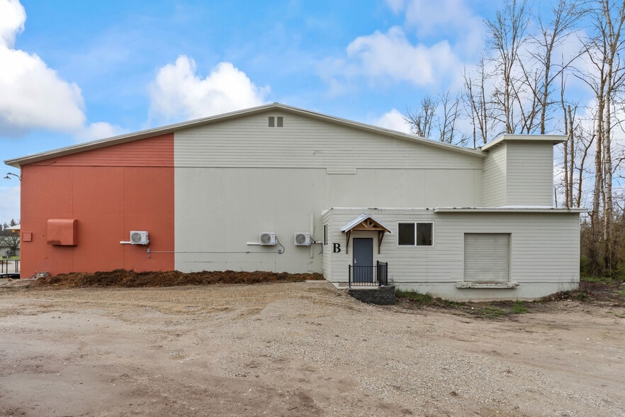 More Photos Of 703 N 7th St, Chewelah Manufacturing For Lease