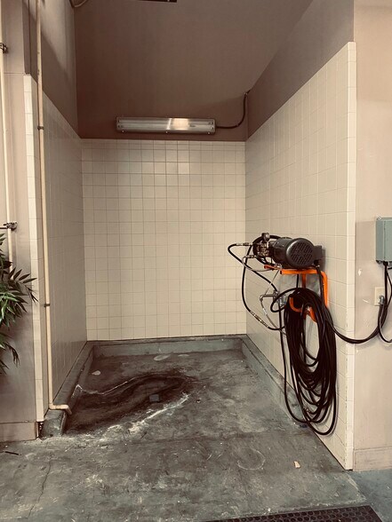 More Photos Of 2405 W Princeton St, Orlando Warehouse For Sale