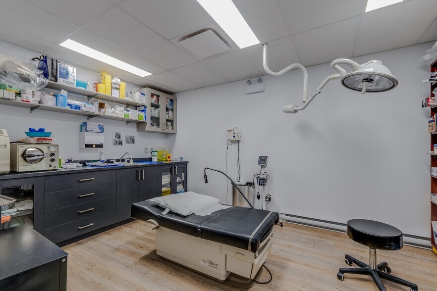 More Photos Of 1600 Boul Bécancour, Bécancour Medical For Lease