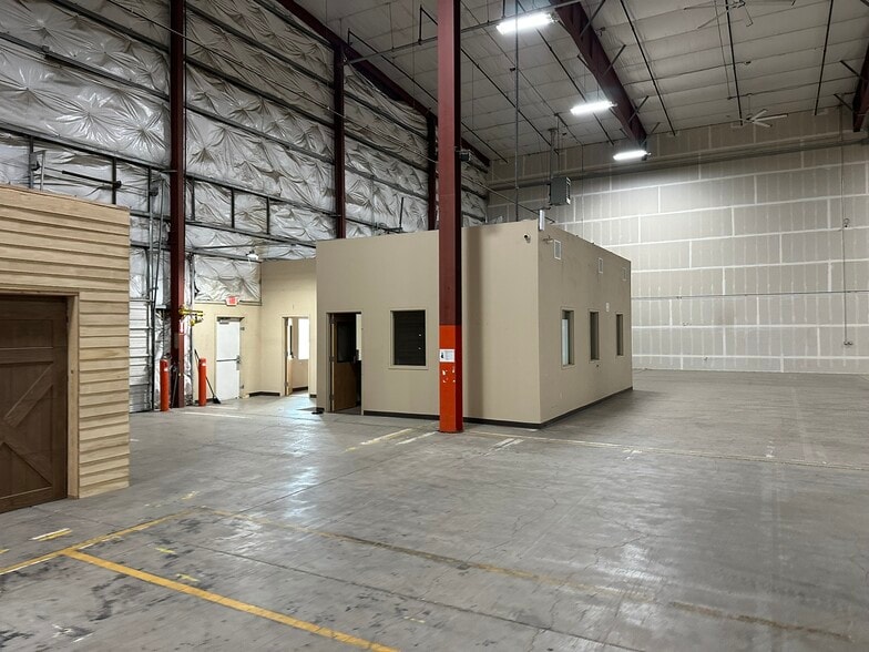 More Photos Of 5405 W Riverbend Ave, Post Falls Manufacturing For Lease