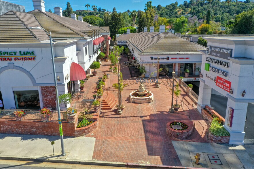 More Photos Of 15928 Ventura Blvd, Encino Storefront Retail Office For Lease