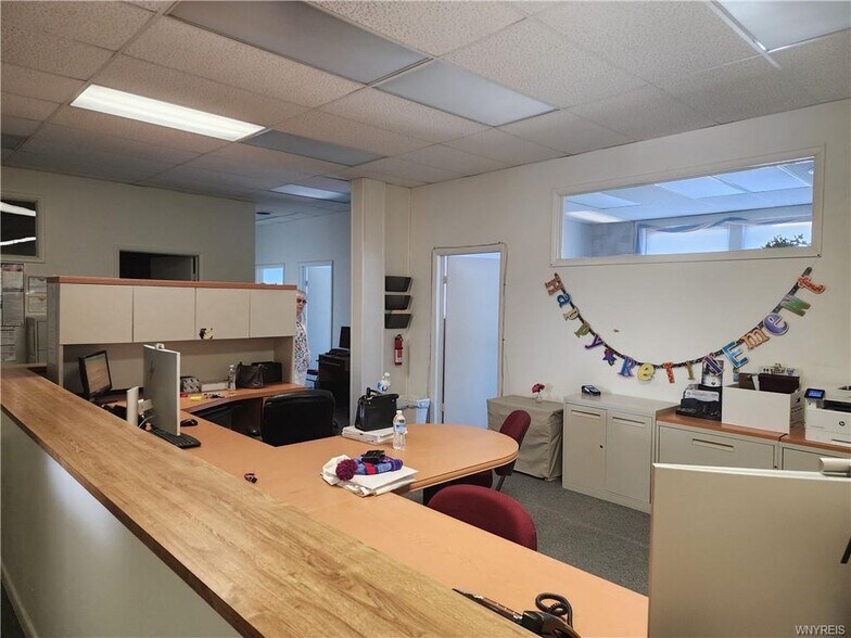 More Photos Of 534 Main St, Medina Storefront Retail Office For Lease