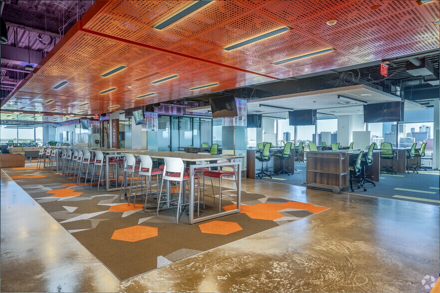 More Photos Of 711 N High St, Columbus Office Residential For Lease