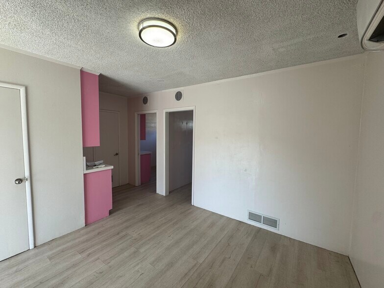 More Photos Of 403 N L St, Dinuba Medical For Lease